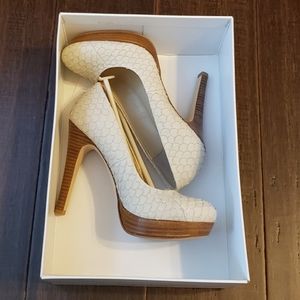 Calvin Klein Kendall fisg scale Platform